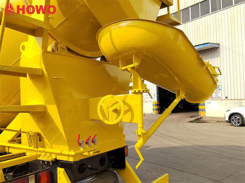 5 Cubic Light Cement Mixer HOWO truck