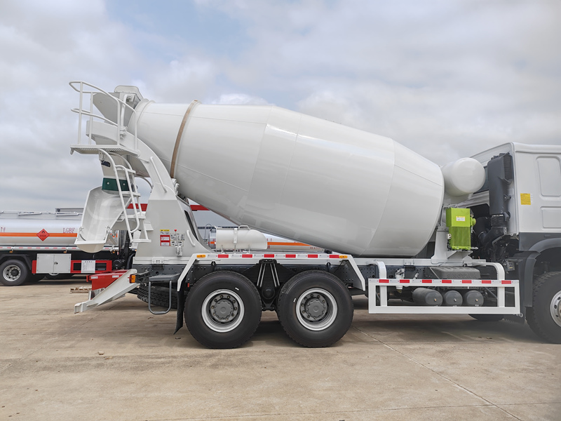 HOWO 10 cbm transit mixer drum truck 