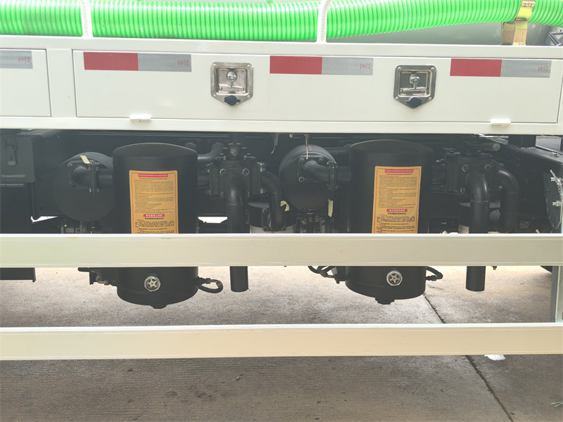 HOWO 4×2 sewage tank truck