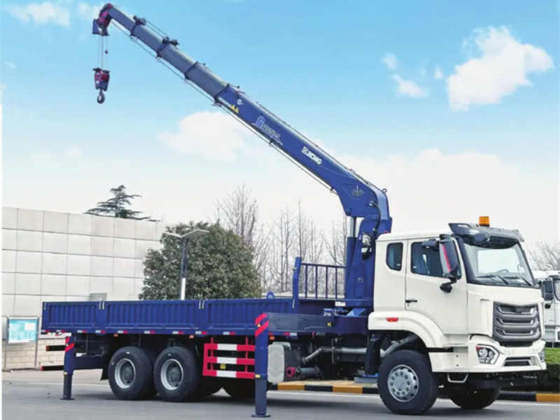 HOWO 6×4 crane lorry