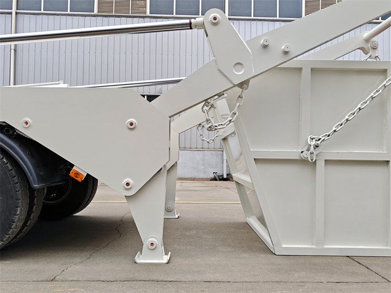 HOWO 4×2 skip loader waste truck