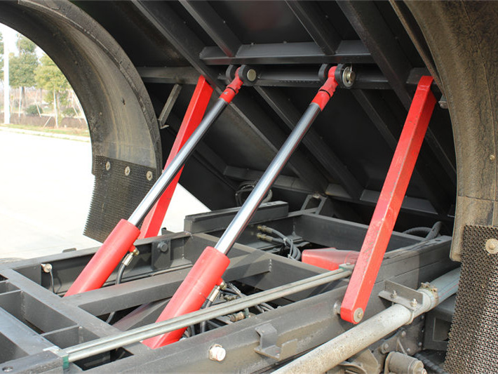 Howo road sweeper truck