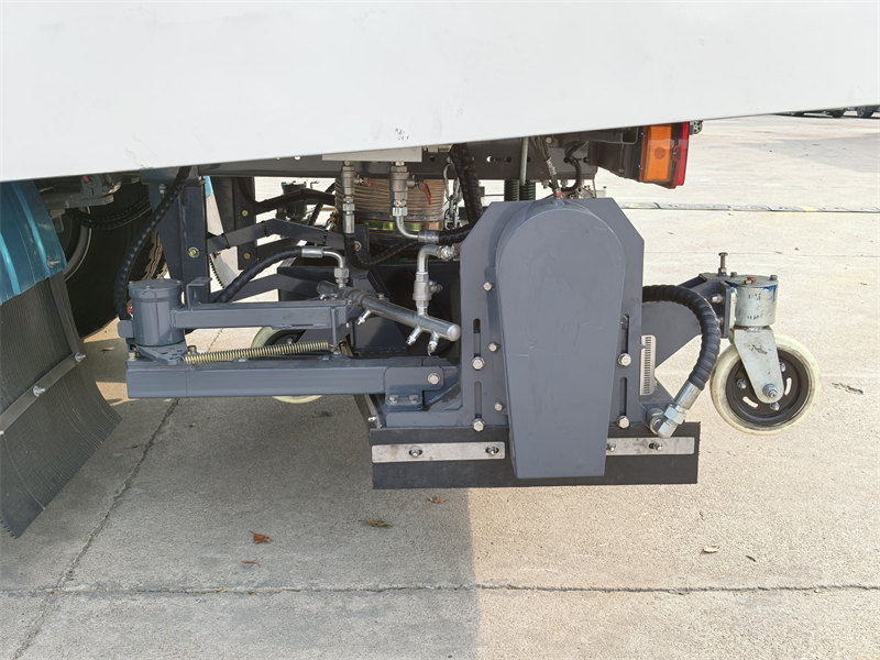 Howo vacuum sweeper truck